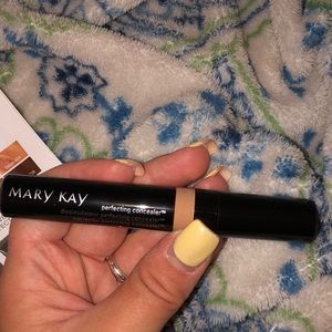 Mary Kay Perfecting concealer